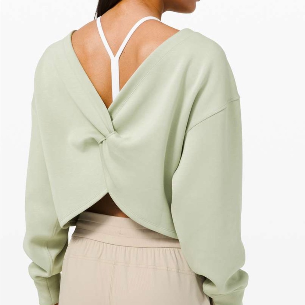 Lululemon twist back to front size 4